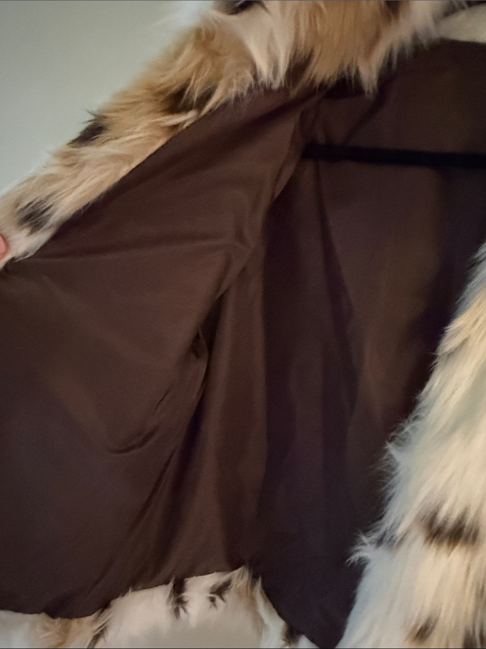 Faux Fur Leopard-Spot Jacket in White and Brown - Picture 3 of 4